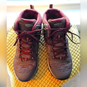 Women's Keen Terradora II Mid Waterproof HIKING Boots Brand New Size 9